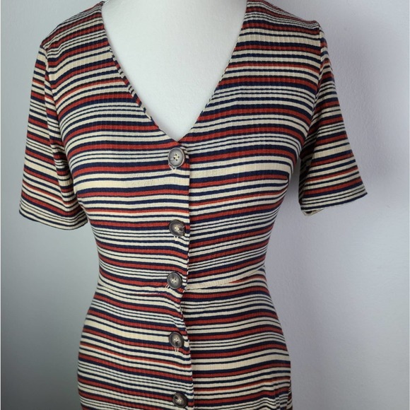 LUSH | BUTTON DOWN STRIPE DRESS - Picture 5 of 8